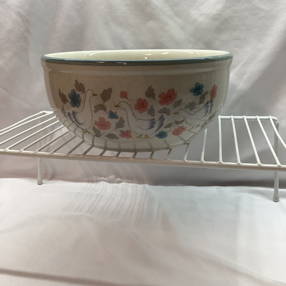 Action by Karman Country Classics Geese Floral 9in Stoneware Mixing Bowl Japan